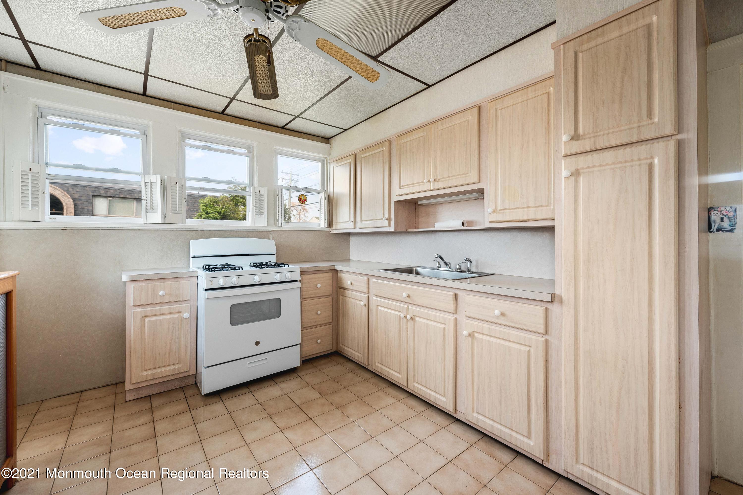 449 Ridge Road Lyndhurst, NJ 07071 - Photo 12 of 38 Downstairs Kitchen Views