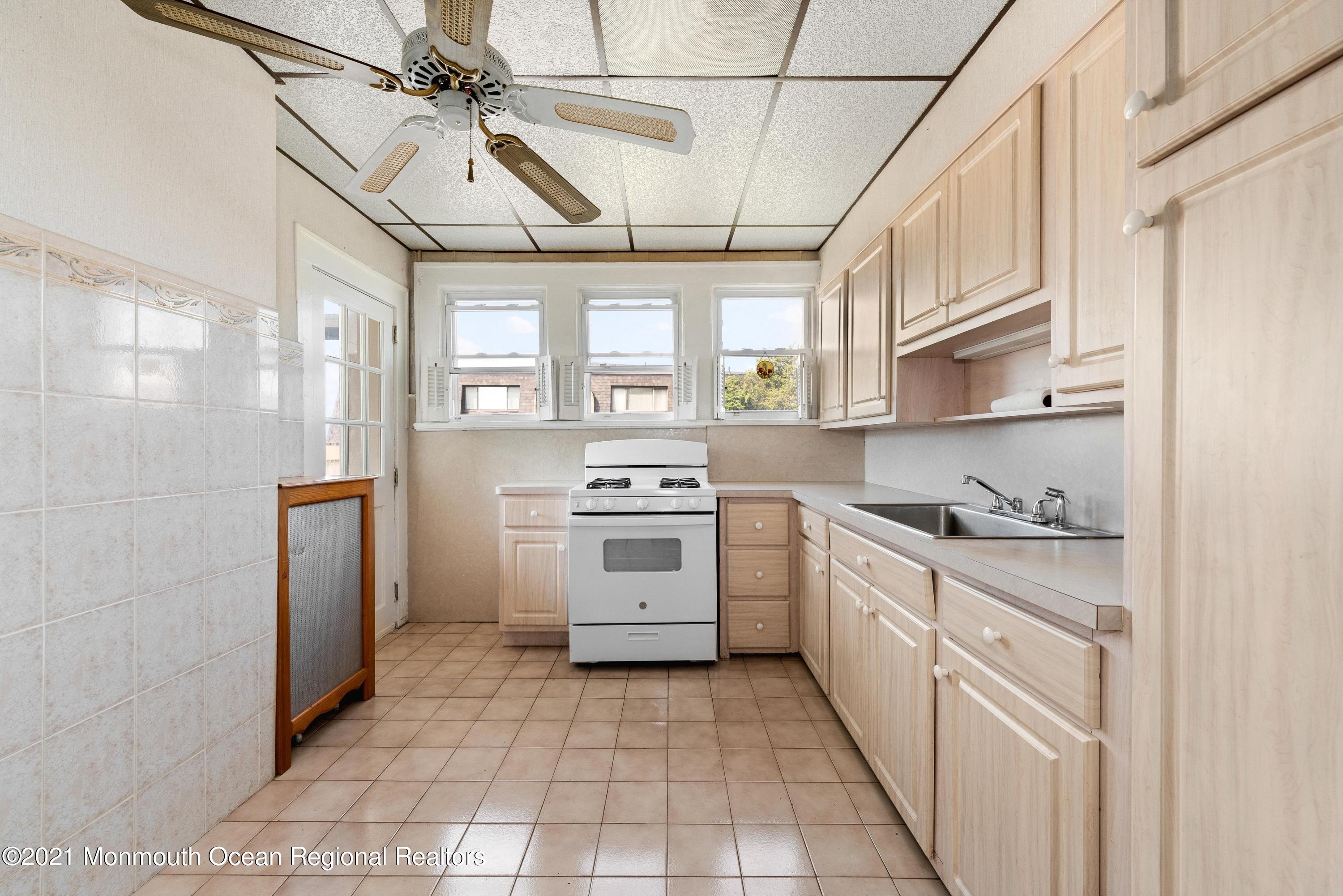 449 Ridge Road Lyndhurst, NJ 07071 - Photo 13 of 38 Downstairs Kitchen