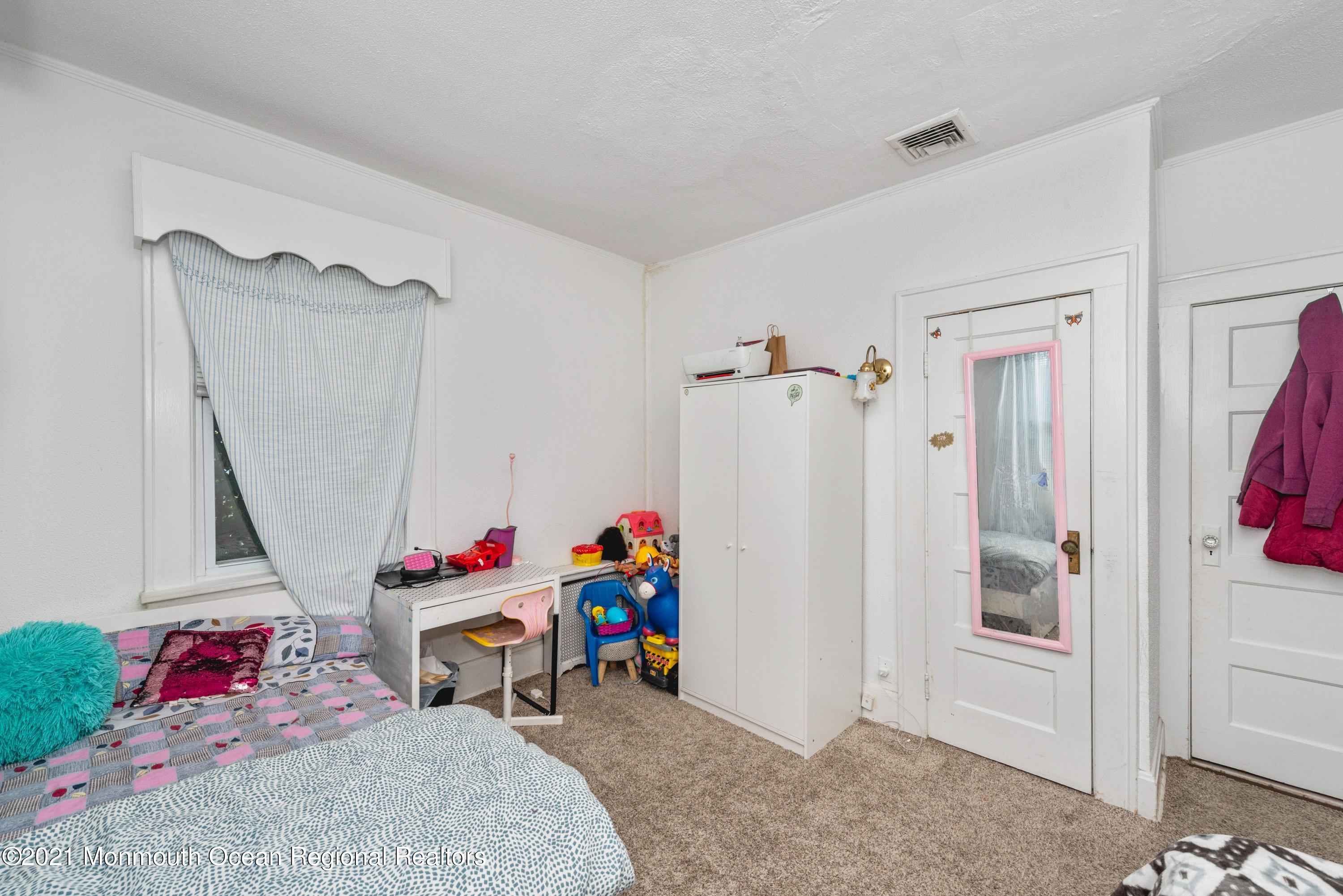 449 Ridge Road Lyndhurst, NJ 07071 - Photo 21 of 38 Upstairs Bedroom