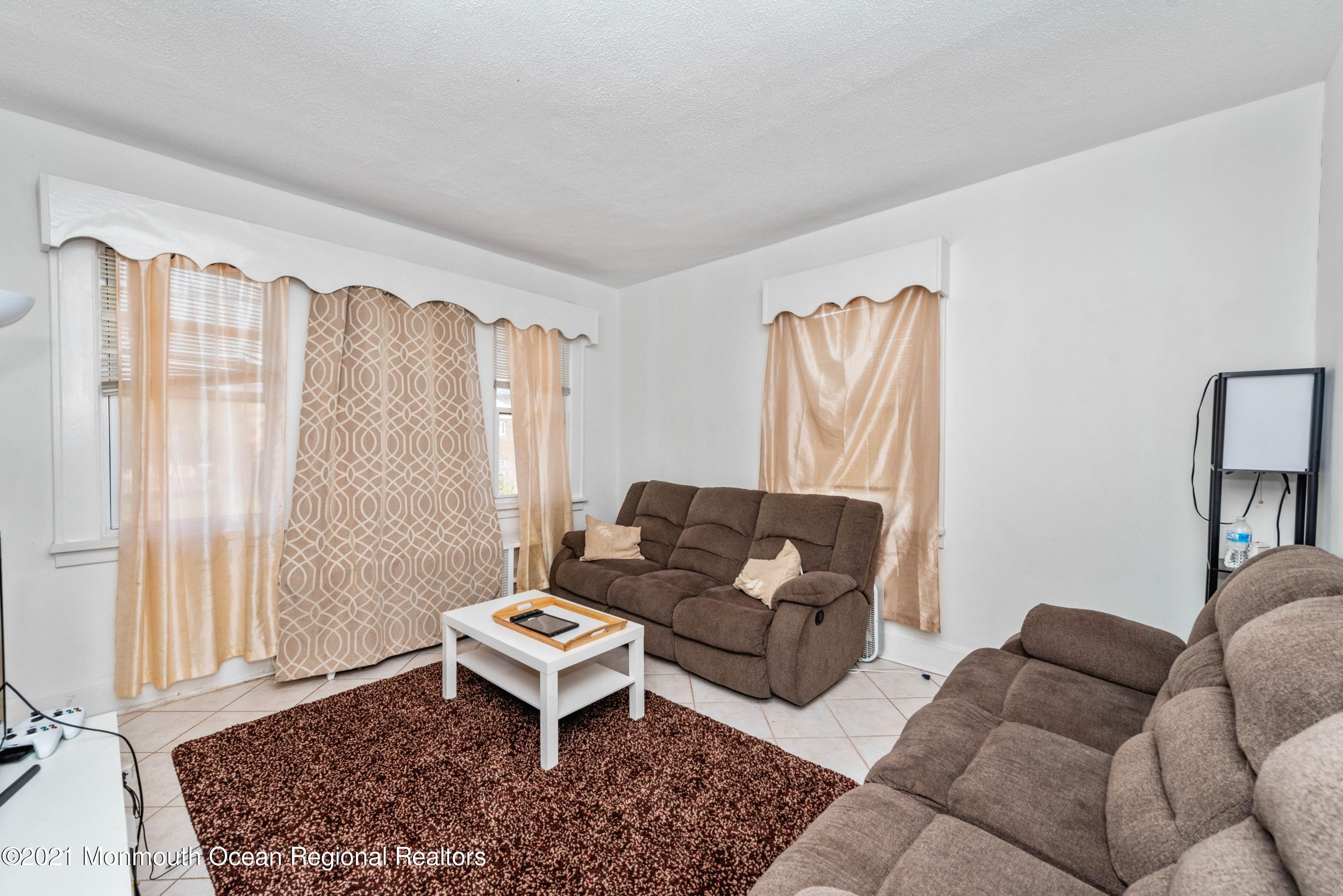 449 Ridge Road Lyndhurst, NJ 07071 - Photo 27 of 38 Upstairs Living Room