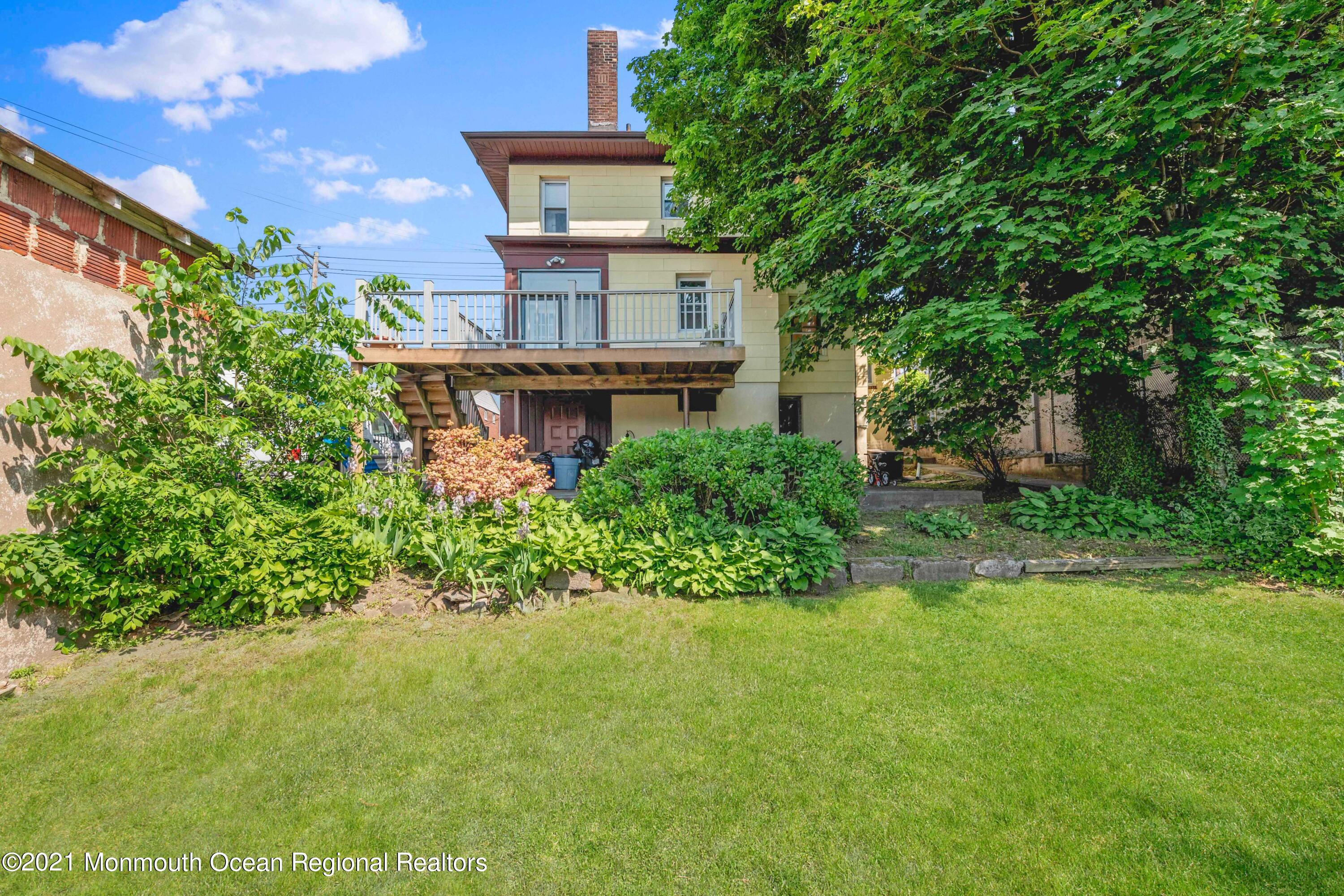 449 Ridge Road Lyndhurst, NJ 07071 - Photo 31 of 38 Nice Landscaping in Yard