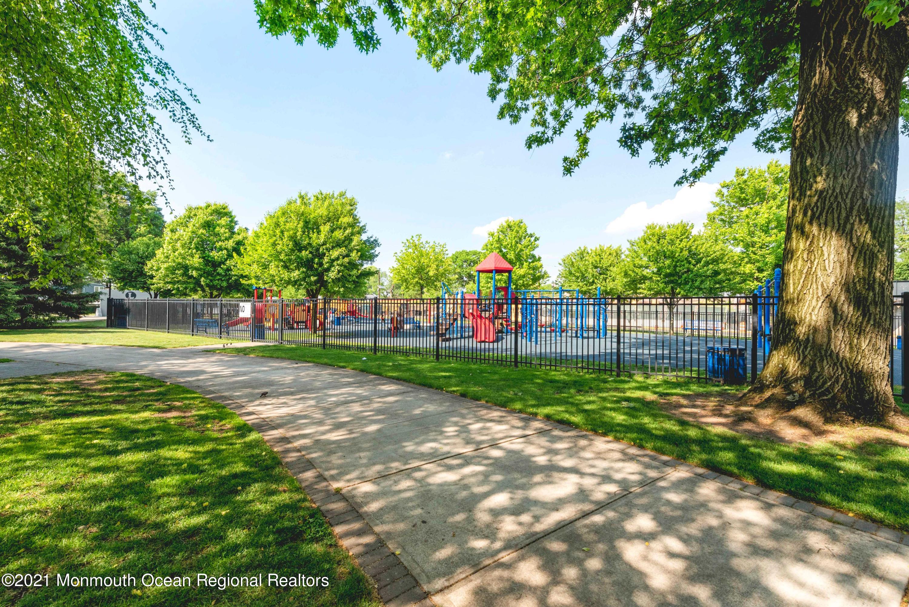 449 Ridge Road Lyndhurst, NJ 07071 - Photo 34 of 38 Public Playground