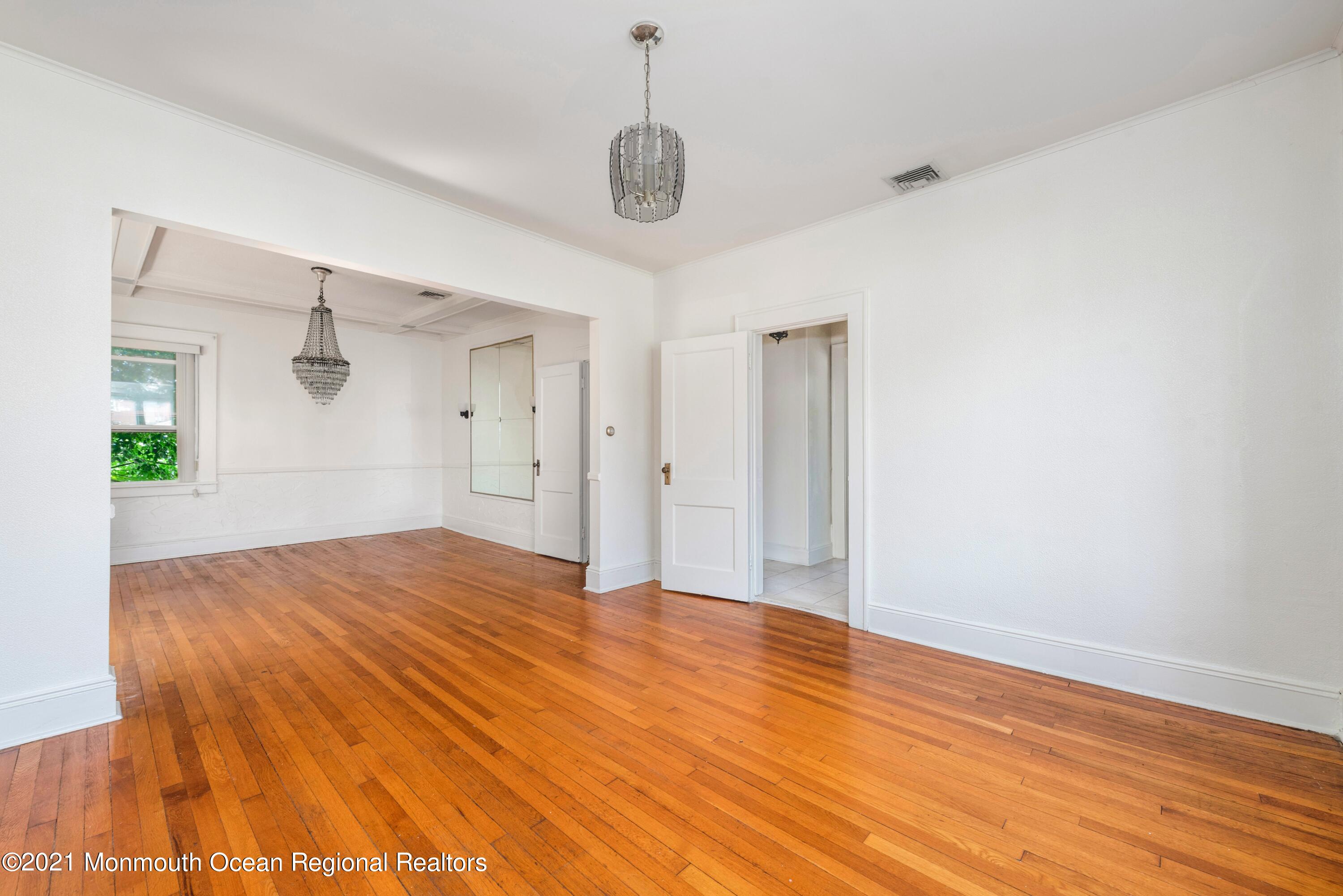 449 Ridge Road Lyndhurst, NJ 07071 - Photo 7 of 38 Original Hardwoods