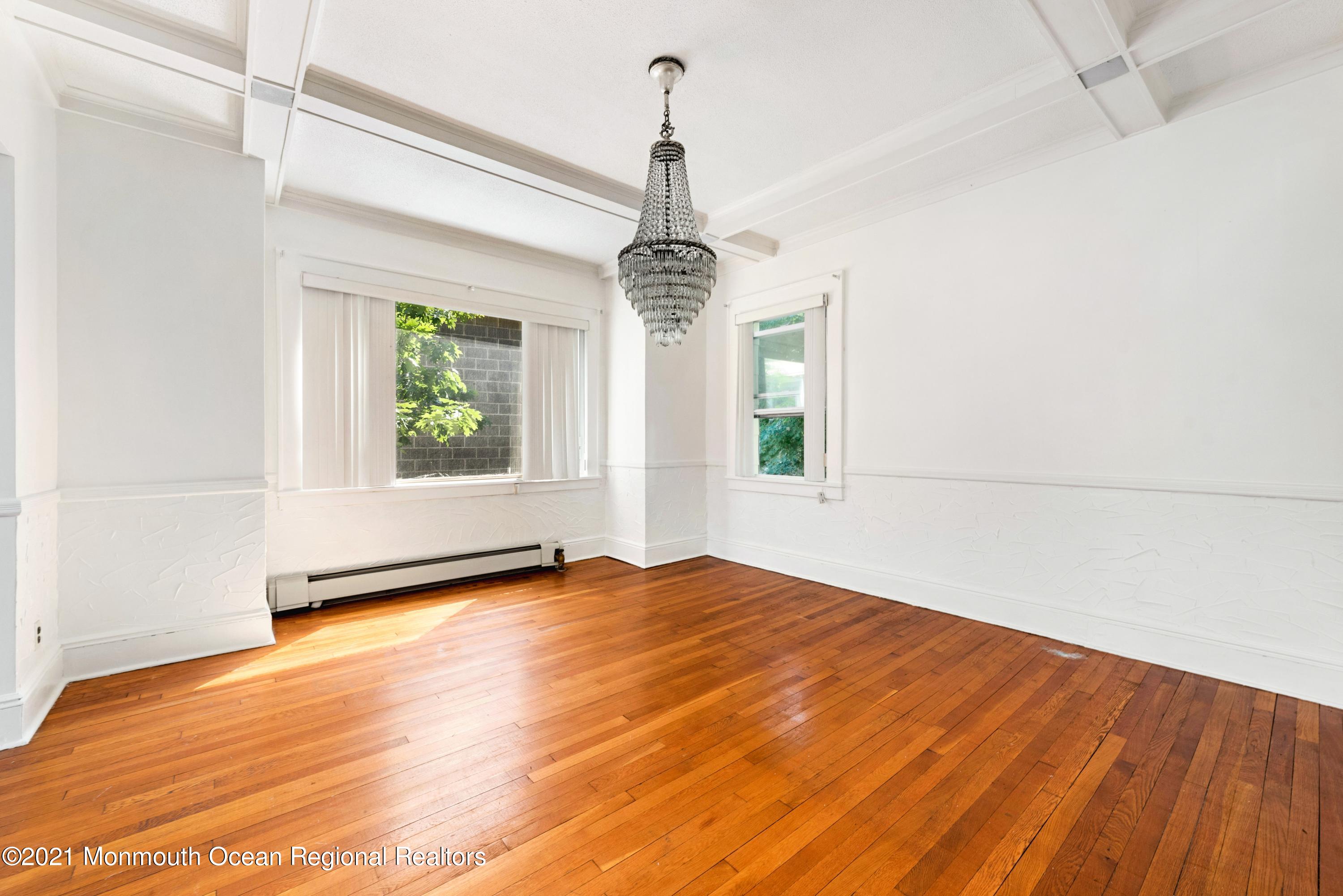 449 Ridge Road Lyndhurst, NJ 07071 - Photo 8 of 38 Living Room Views