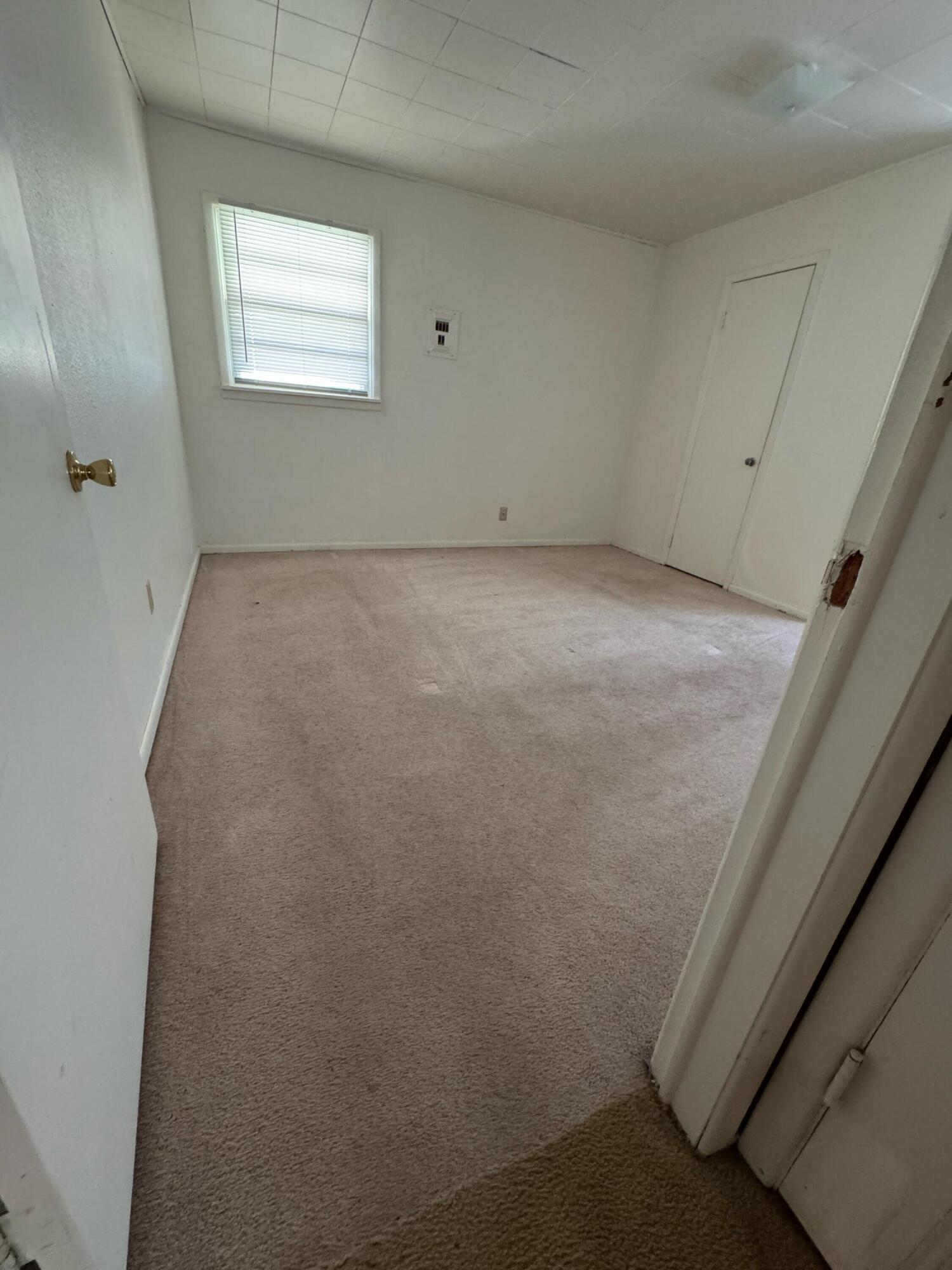 955 South 20th Street Slaton, TX 79364 - Photo 8 of 14 a view of room