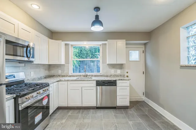 $369,900 | 633 Moore Street, Philadelphia, PA 19148