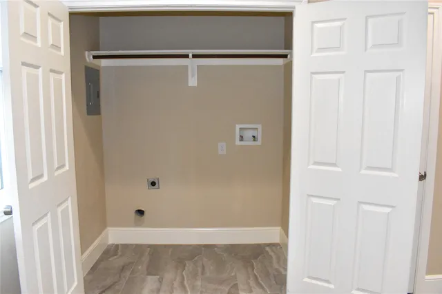 $1,350 | 4706 18th Street, Bacliff, TX 77518