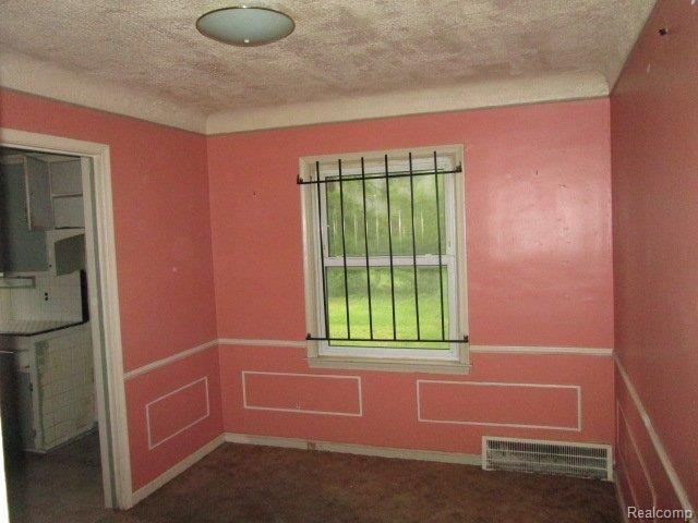 19414 Ryan Road Detroit, MI 48234 - Photo 8 of 12 261-711868-dining rm.JPG