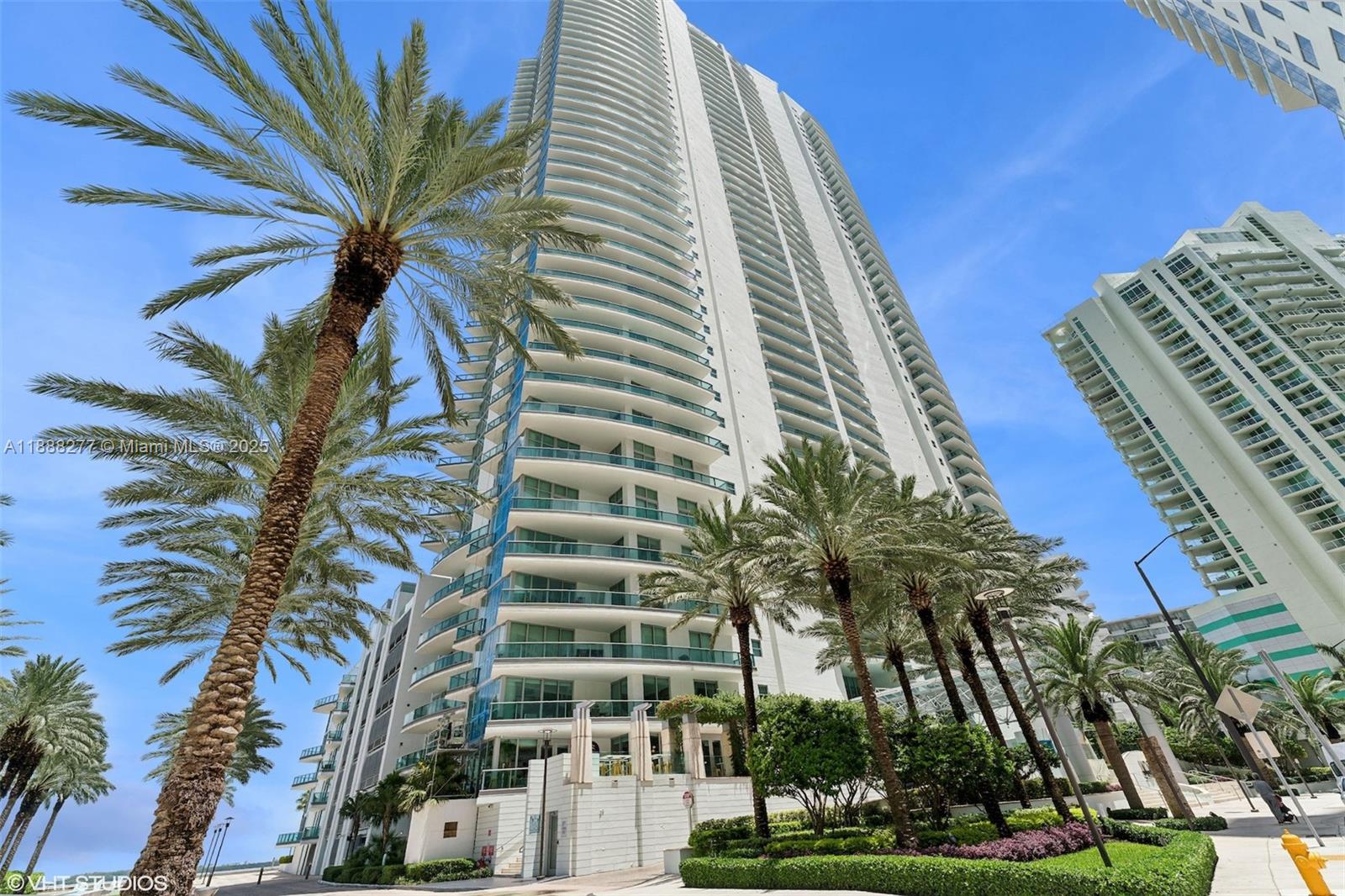 1331 Brickell Bay Drive, Unit 2802 Miami, FL 33131 - Photo 13 of 35