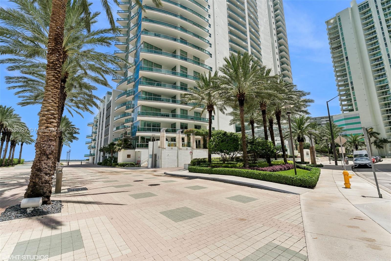 1331 Brickell Bay Drive, Unit 2802 Miami, FL 33131 - Photo 14 of 35