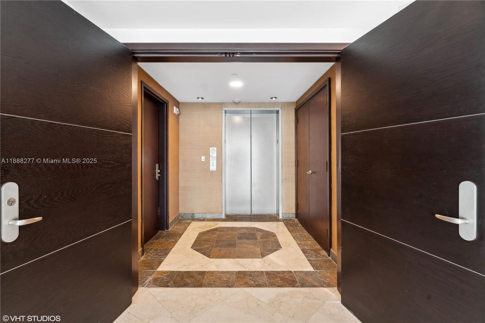 1331 Brickell Bay Drive, Unit 2802 Miami, FL 33131 - Photo 18 of 35