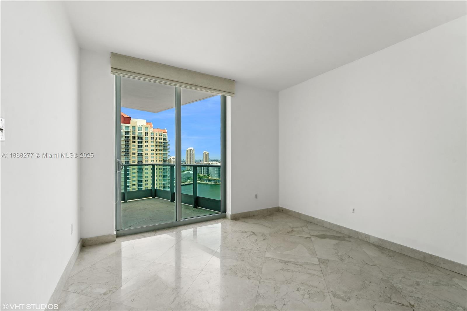 1331 Brickell Bay Drive, Unit 2802 Miami, FL 33131 - Photo 25 of 35
