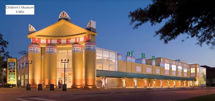 1912 Arbor Street, Unit 3 Houston, TX 77004 - Photo 23 of 24 a front view of a house with a yard
