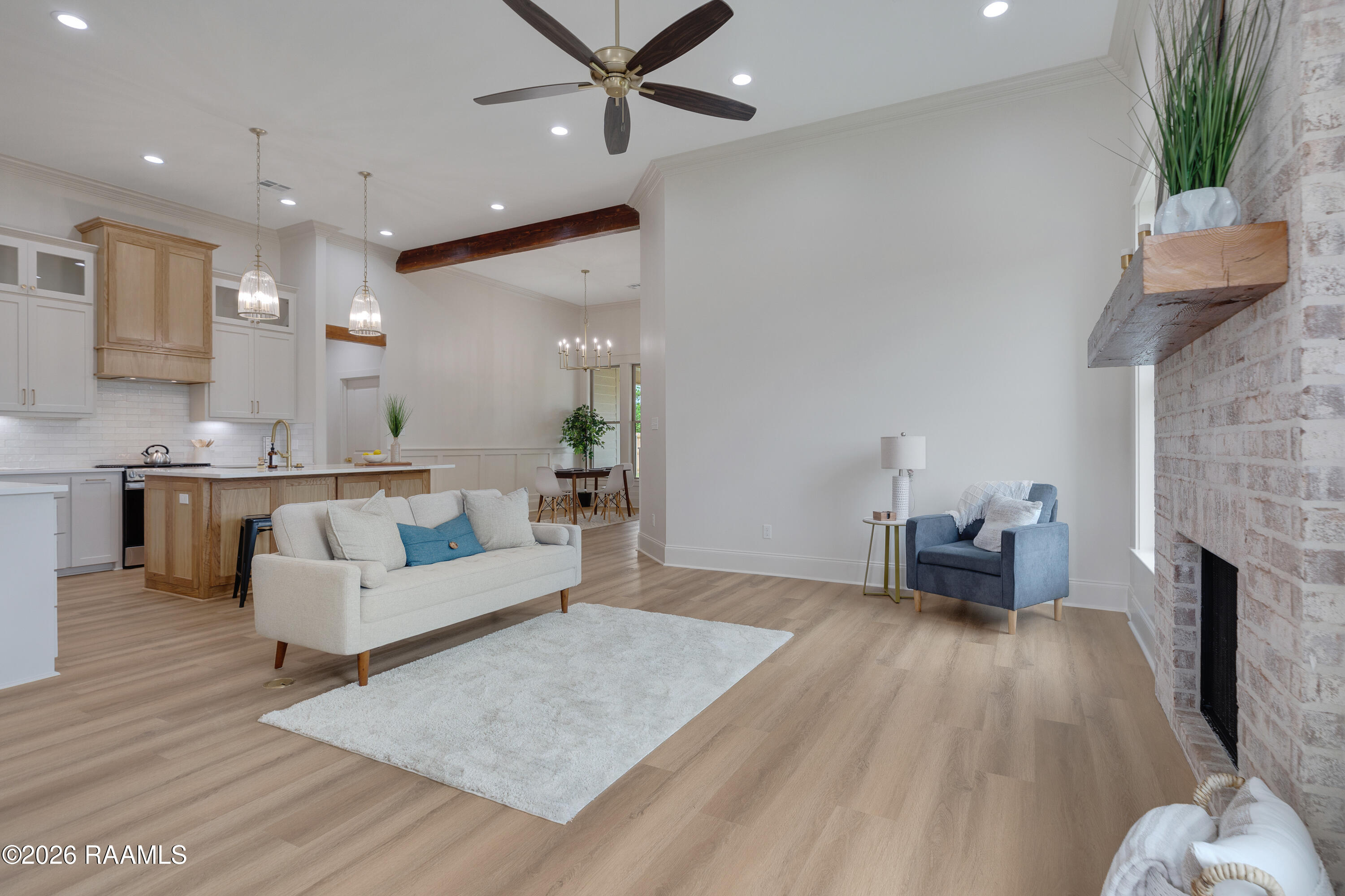 112 Spring Meadow Broussard, LA 70518 - Photo 5 of 37 Living Area