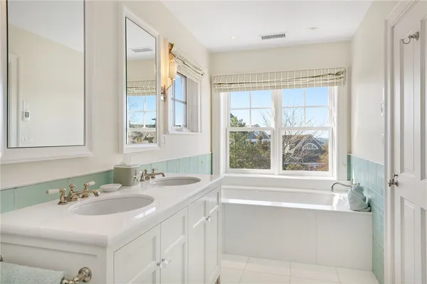 $16,500 | 271 Carnegie Harbor Drive, Portsmouth, RI 02871