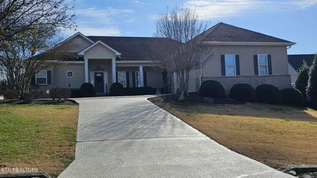 $575,000 | 236 Ganega Trail, Vonore, TN 37885