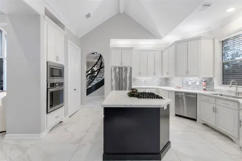 $625,000 | 2727 South Southern Oaks Drive, Houston, TX 77068