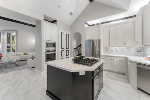 $625,000 | 2727 South Southern Oaks Drive, Houston, TX 77068