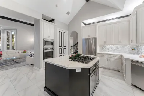 $625,000 | 2727 South Southern Oaks Drive, Houston, TX 77068