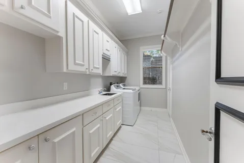 $625,000 | 2727 South Southern Oaks Drive, Houston, TX 77068