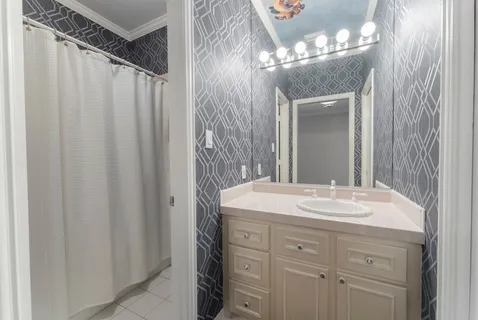 $625,000 | 2727 South Southern Oaks Drive, Houston, TX 77068