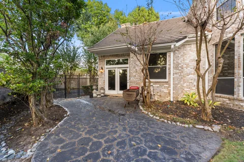 $625,000 | 2727 South Southern Oaks Drive, Houston, TX 77068