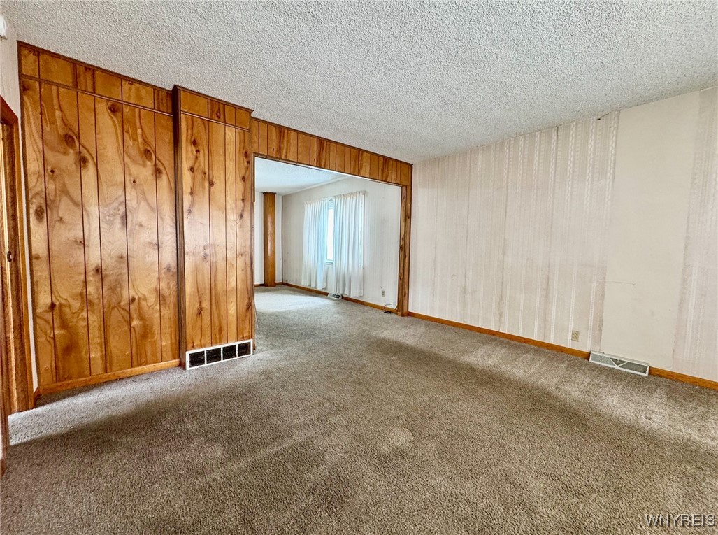 175 Cable Street Buffalo, NY 14206 - Photo 2 of 17