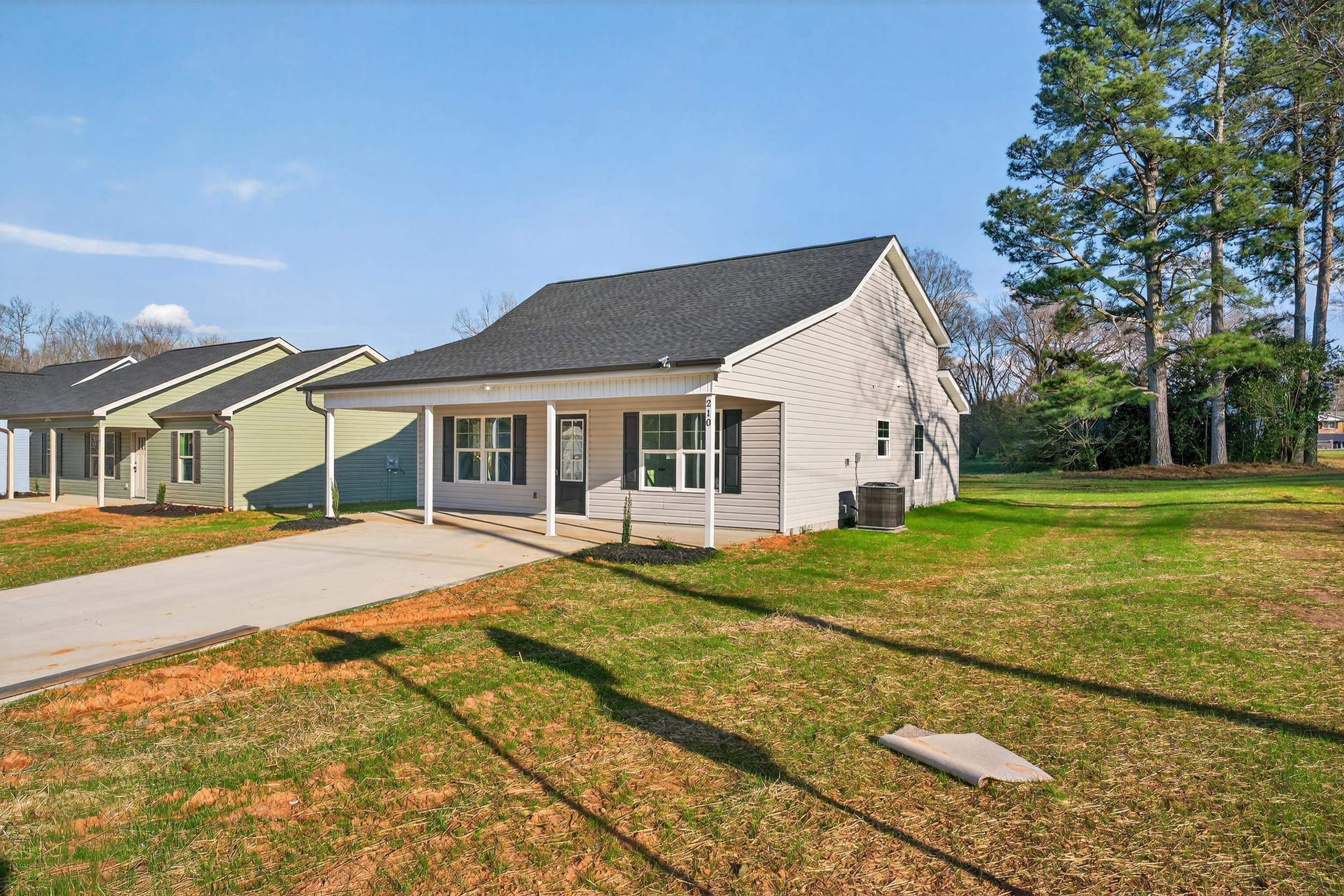210 Gaffney Avenue Gaffney, SC 29341 - Photo 2 of 25