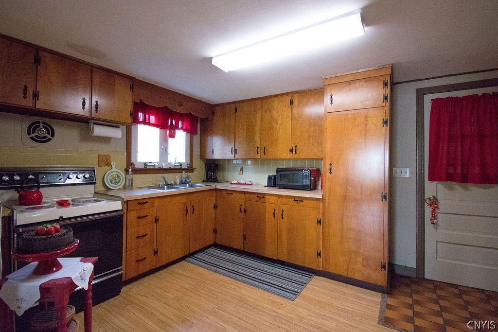 8074 Morgan Road Clay, NY 13090 - Photo 9 of 31