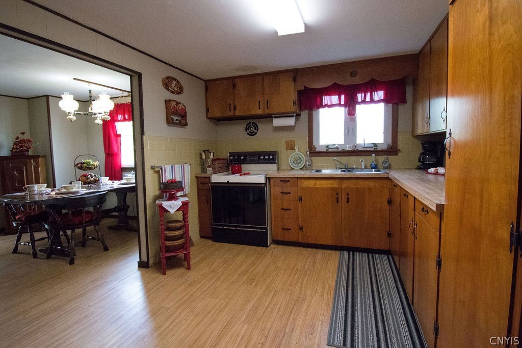 8074 Morgan Road Clay, NY 13090 - Photo 10 of 31