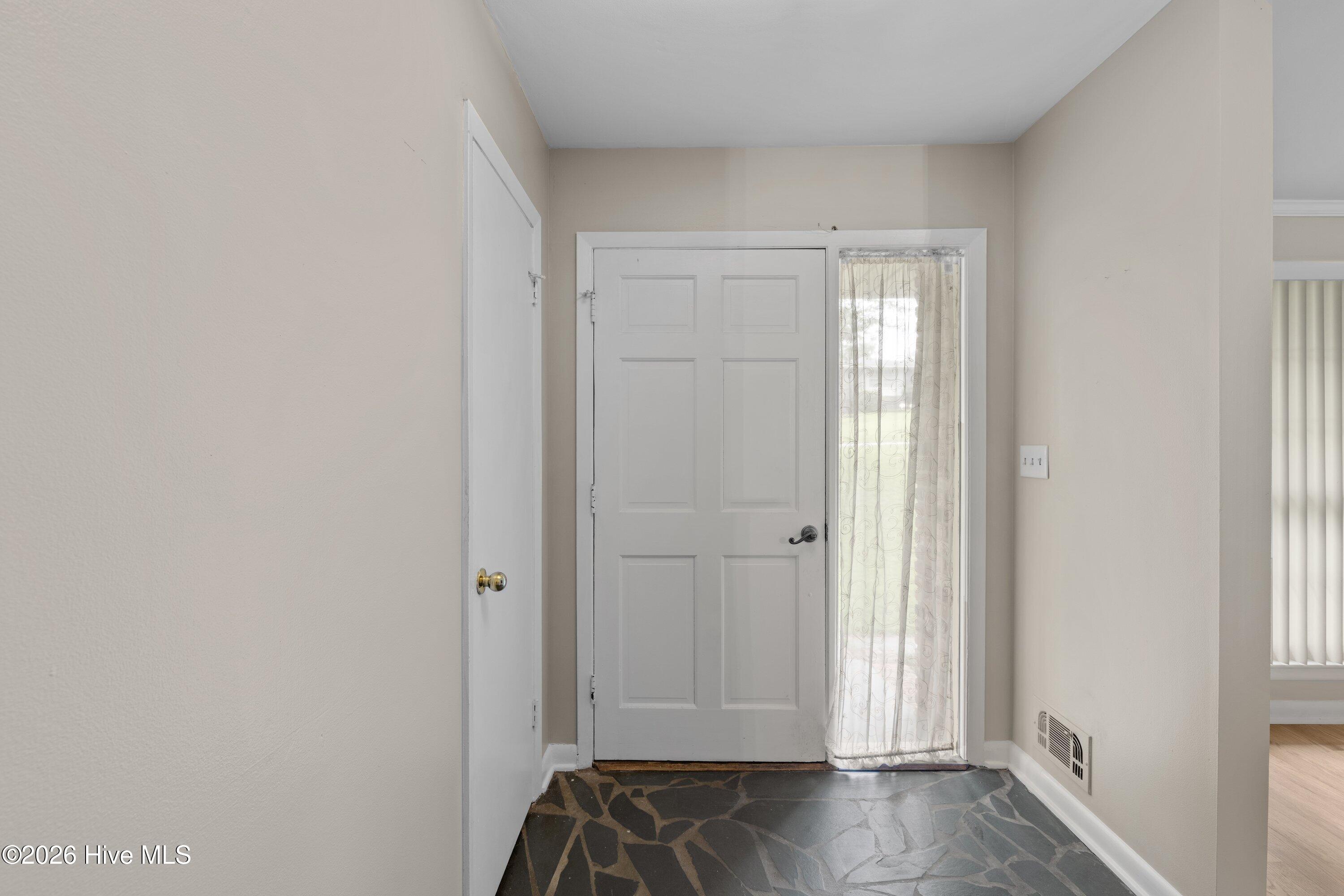 744 Lancaster Road Augusta, GA 30909 - Photo 4 of 47