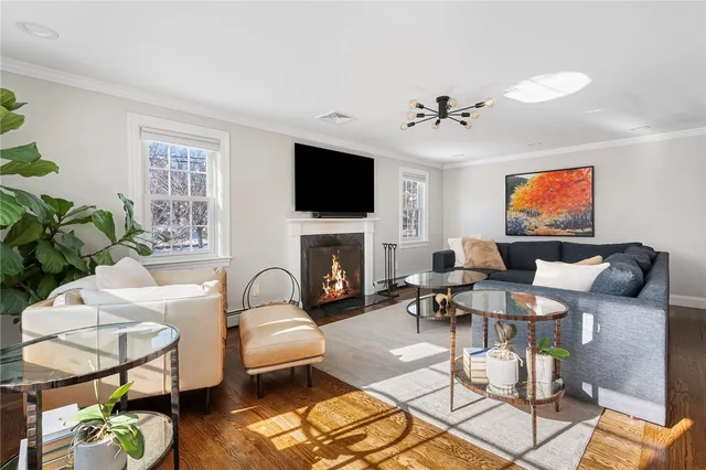 $1,125,000 | 4 Mt Avenue, Providence, RI 02906