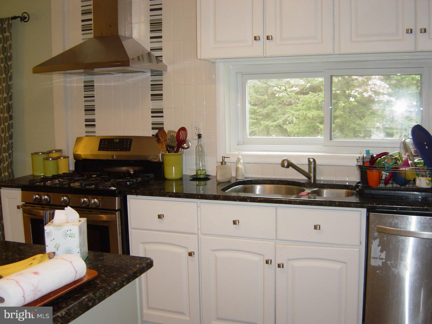395 Keats Road Huntingdon Valley, PA 19006 - Photo 9 of 25 Gallery Image 9
