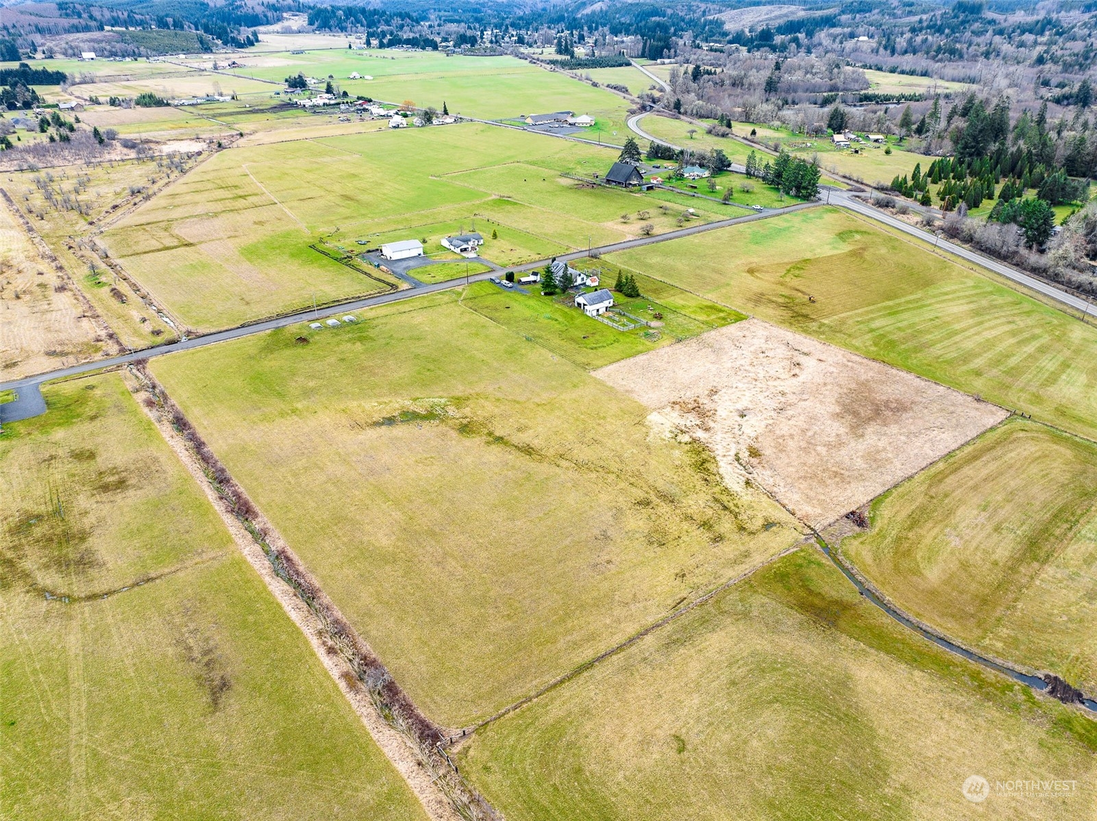127 Beam Road Chehalis, WA 98532 - Photo 39 of 40 a view of an swimming pool and an outdoor space