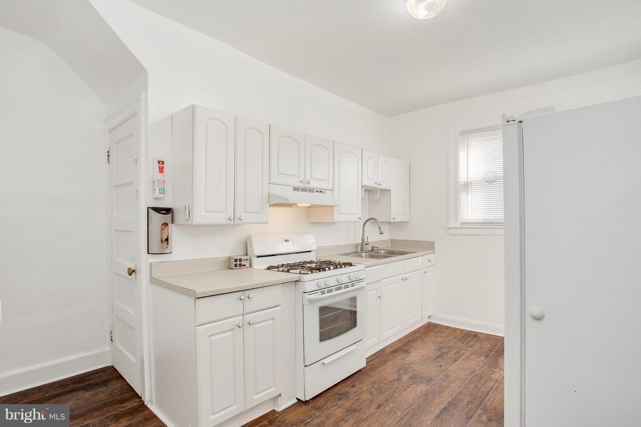 3704 Cedardale Road Baltimore, MD 21215 - Photo 11 of 30 Kitchen