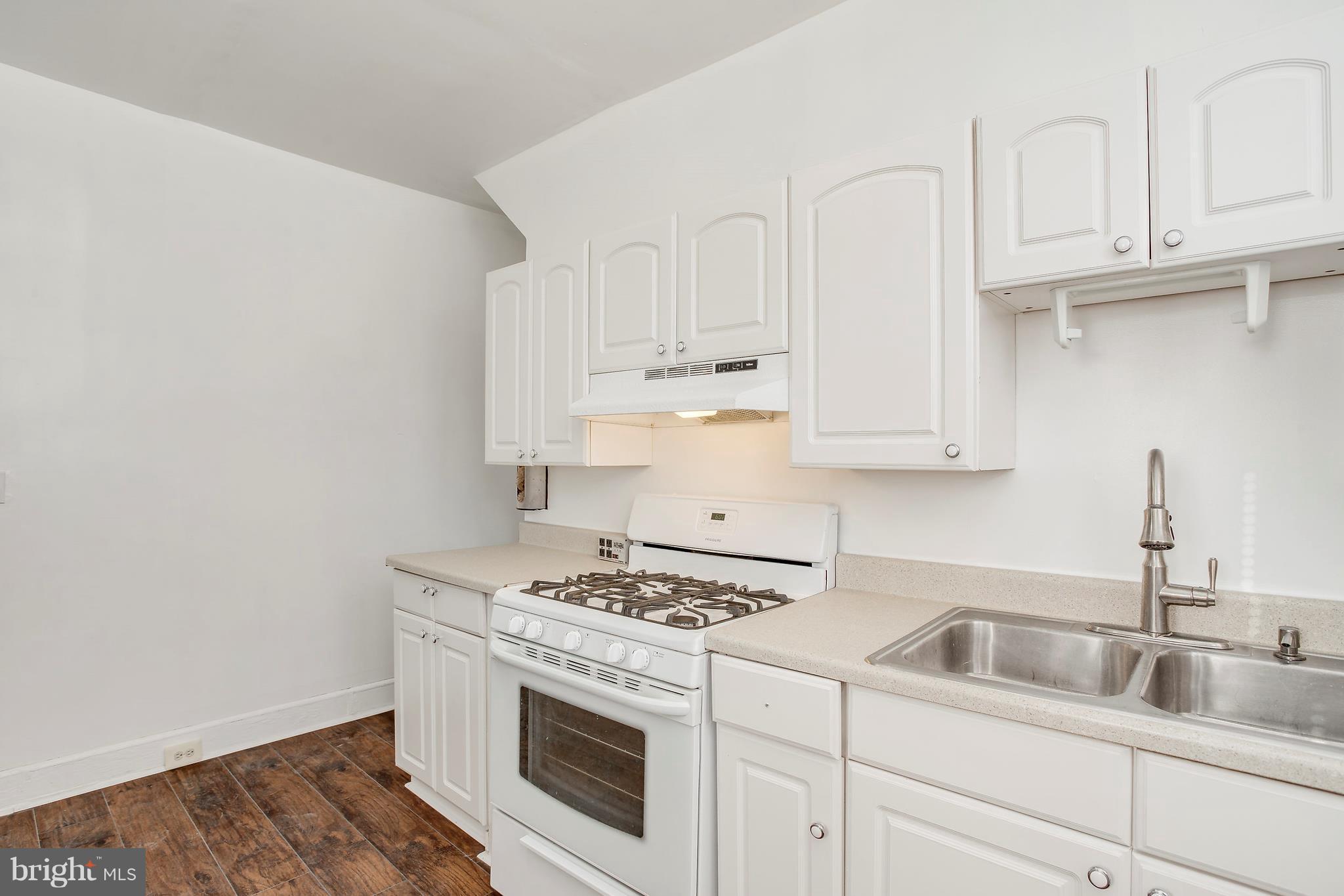3704 Cedardale Road Baltimore, MD 21215 - Photo 12 of 30 Kitchen