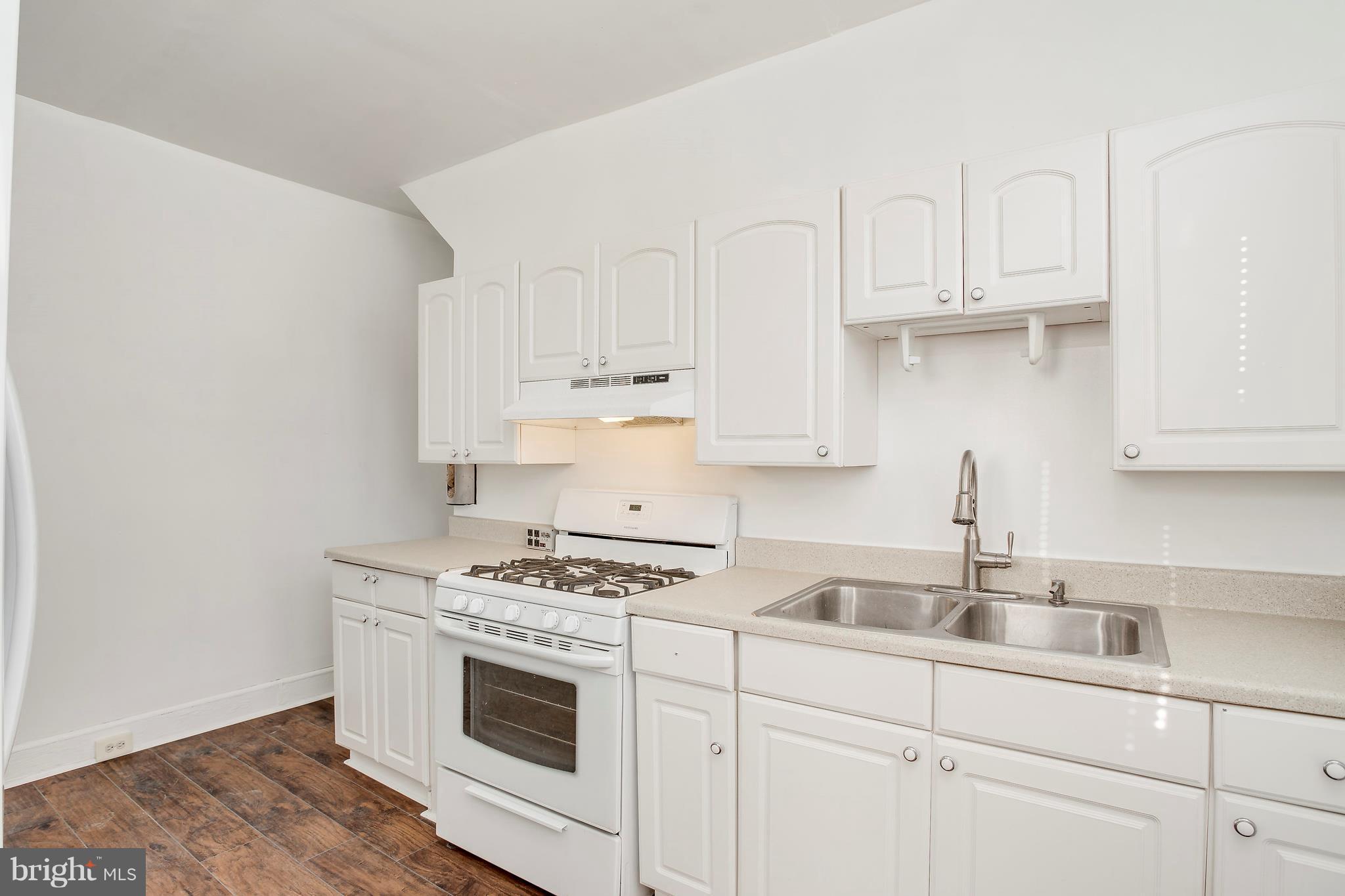 3704 Cedardale Road Baltimore, MD 21215 - Photo 16 of 30 Kitchen