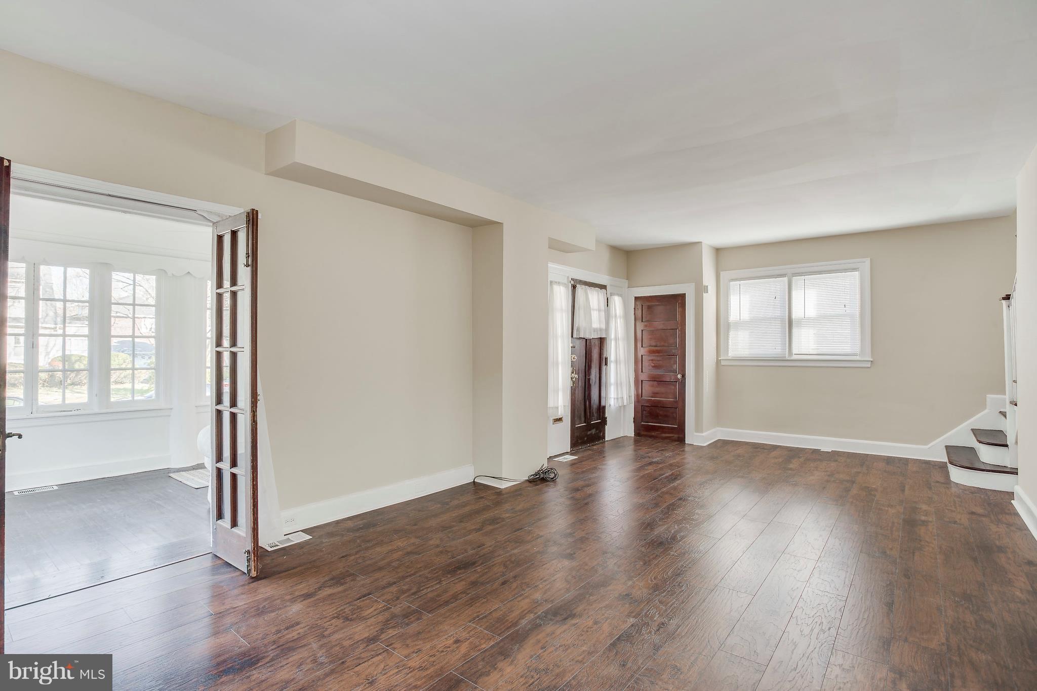 3704 Cedardale Road Baltimore, MD 21215 - Photo 3 of 30 Living Room