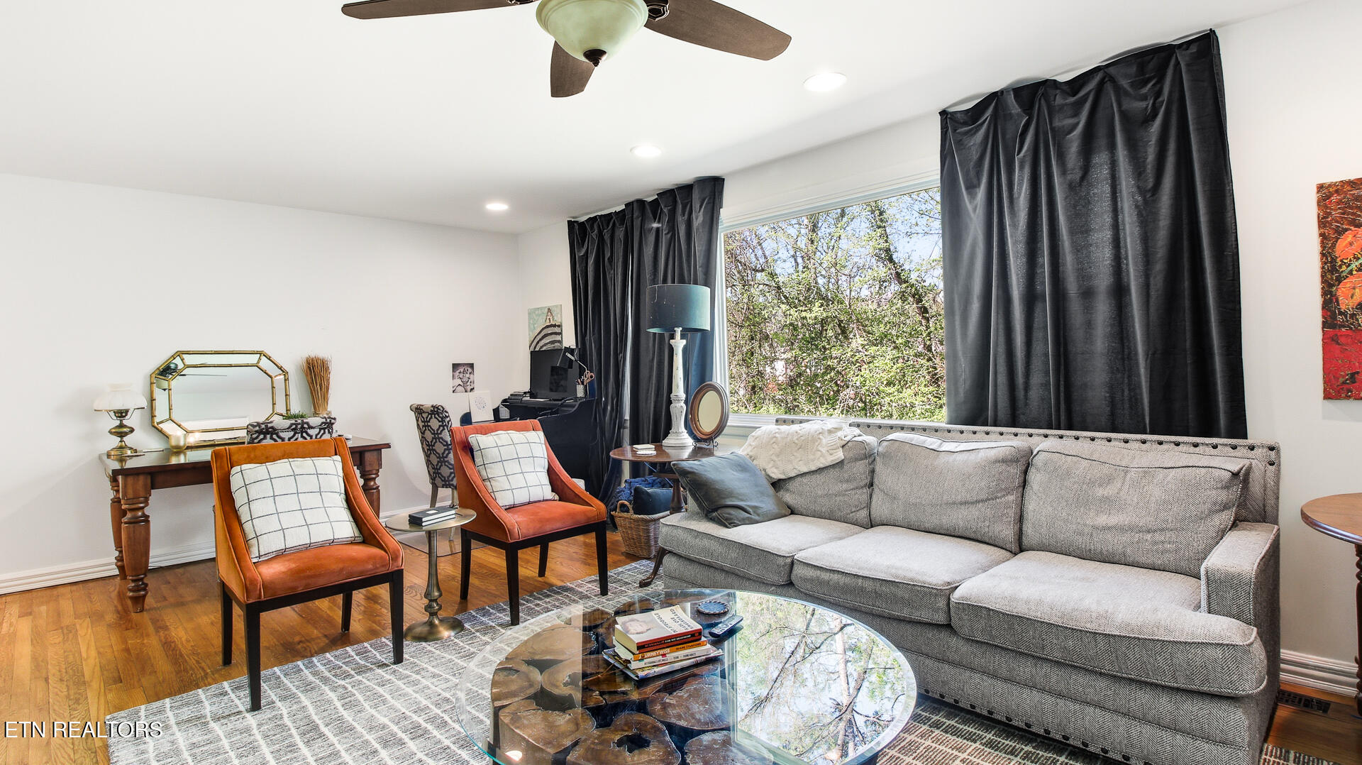 4721 Sunset Road West Knoxville, TN 37914 - Photo 11 of 47 Living Room