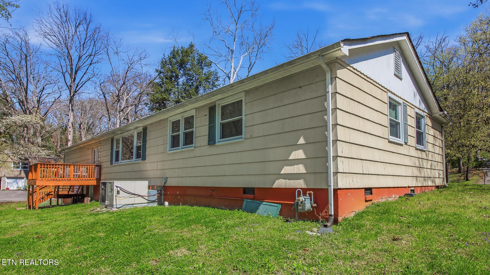 4721 Sunset Road West Knoxville, TN 37914 - Photo 33 of 47 Rear