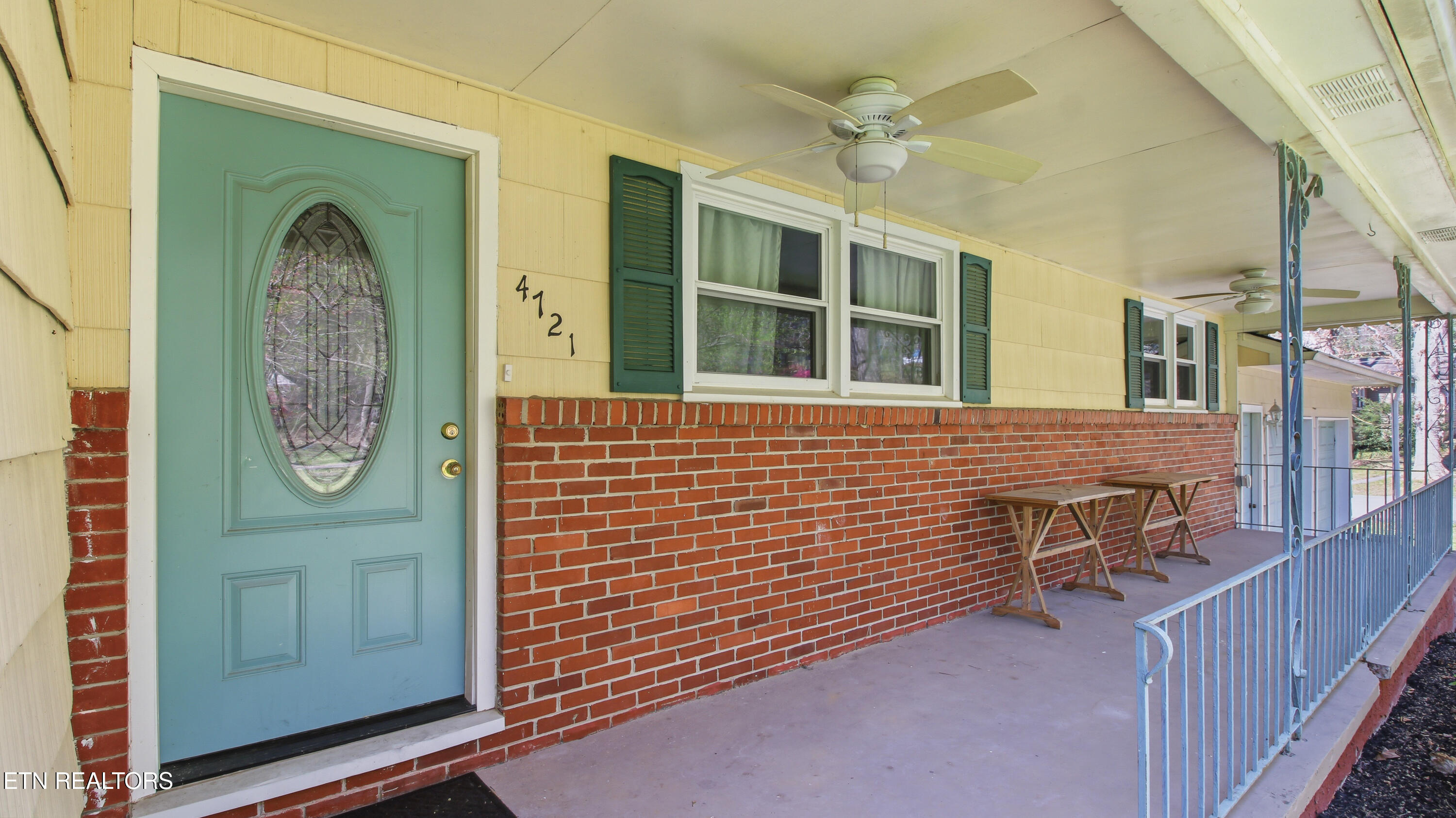 4721 Sunset Road West Knoxville, TN 37914 - Photo 7 of 47 Covered front porch
