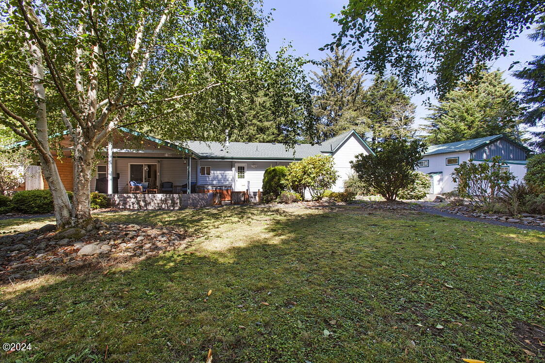 3660 Southeast Leeks High Road South Beach, OR 97366 - Photo 29 of 42 3660 SE Leeks High Rd_32