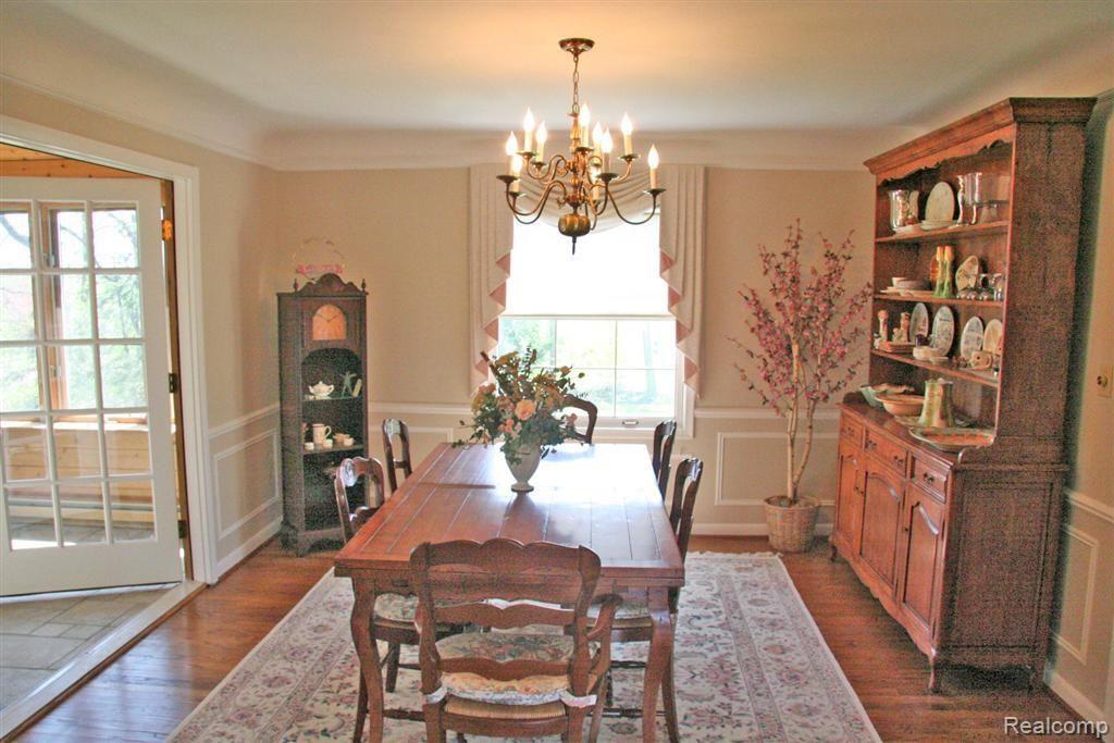 4126 Nearbrook Road Bloomfield Hills, MI 48302 - Photo 7 of 18 07 Dining Room