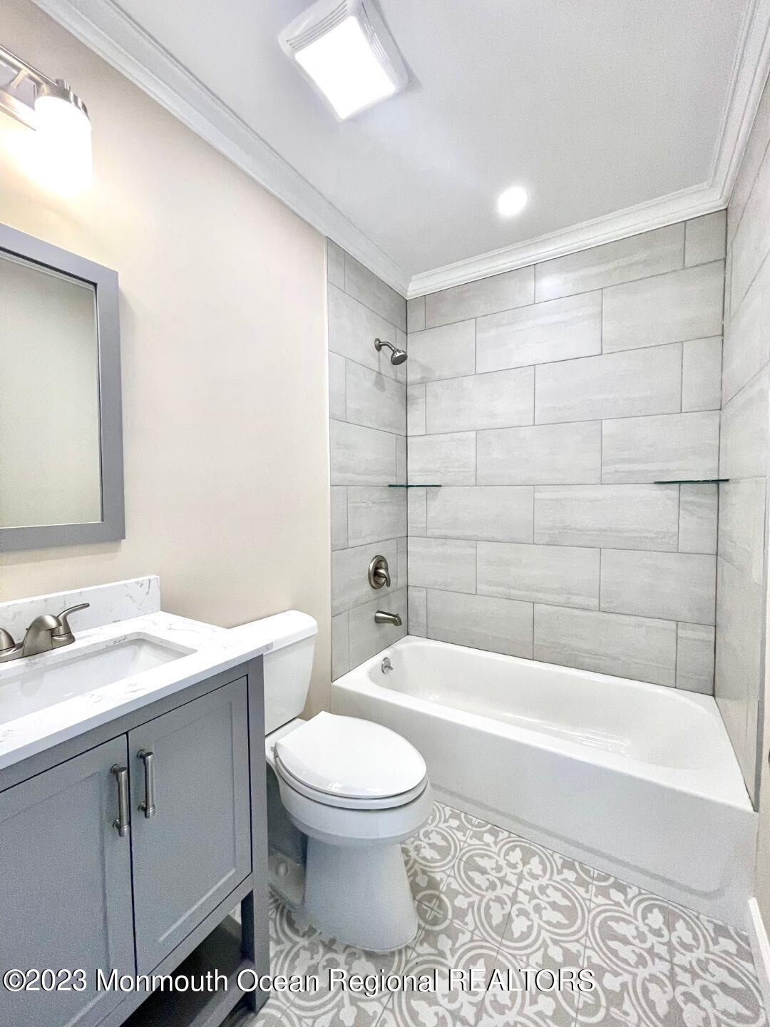 9 Ivy Ridge Close, Unit 1000 Freehold, NJ 07728 - Photo 17 of 31 9 IVY NEW BTH