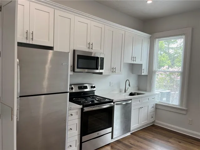 $1,550 | 5950 Magazine Street, New Orleans, LA 70115