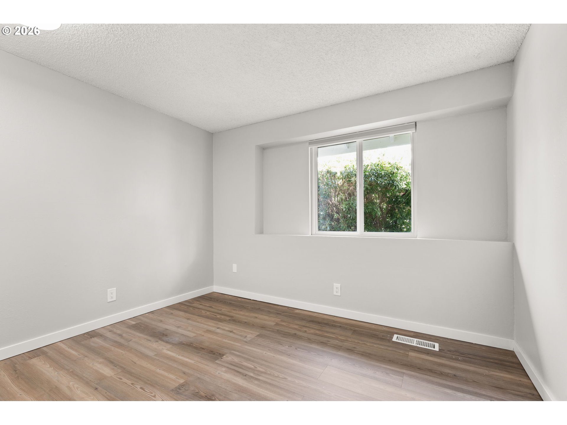 4261 Vernon Loop Northeast Salem, OR 97305 - Photo 12 of 14