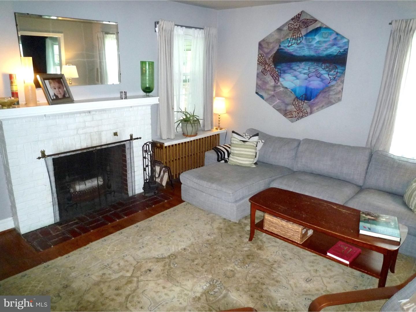 1001 Rodman Road Wilmington, DE 19809 - Photo 4 of 25 Living Room