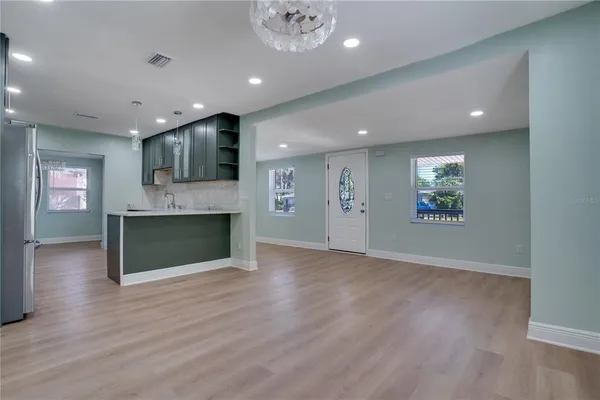 $2,995 | 4029 13th Avenue South, St. Petersburg, FL 33711