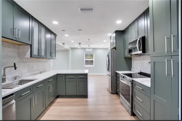 $2,995 | 4029 13th Avenue South, St. Petersburg, FL 33711