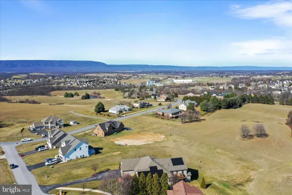 $890,000 | 1464 Highfield Court, Chambersburg, PA 17202